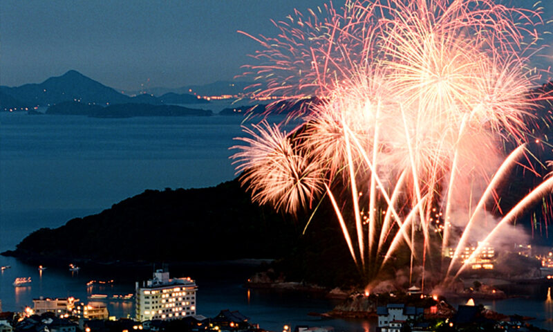 福山鞆の浦弁天島花火大会